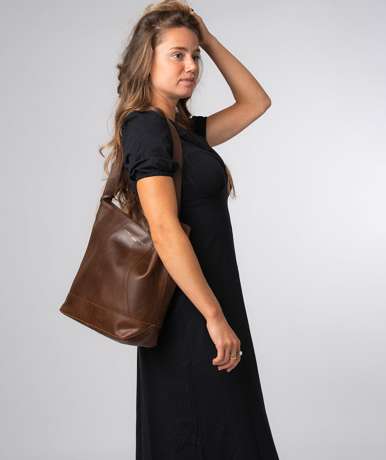 'Tunbridge' Ombré Chestnut Vegetable-Tanned Unlined Leather Shoulder Bag