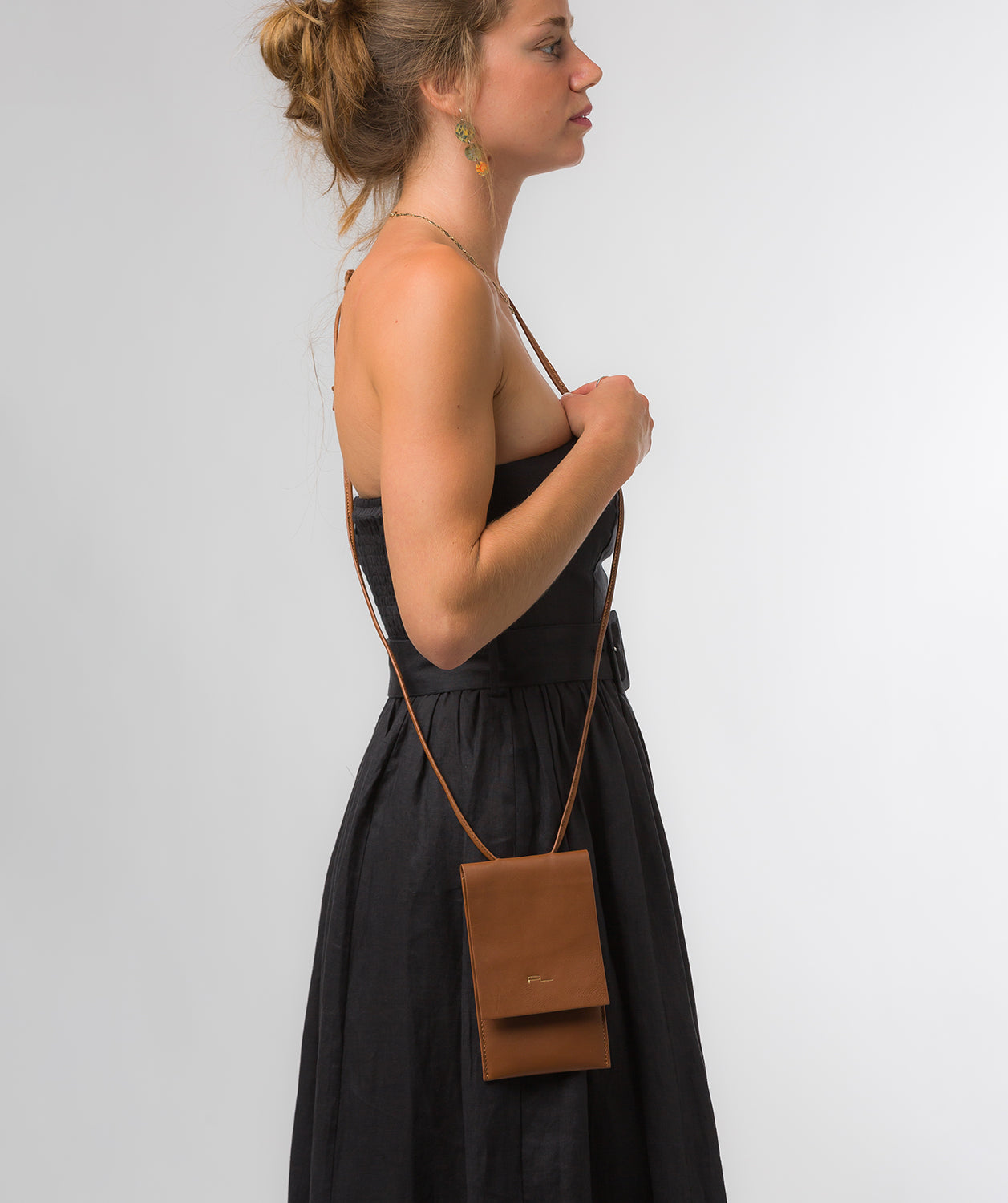 Pure Luxuries Knightsbridge Collection Bags: 'Rina' Oak Nappa Leather Cross Body Phone Bag