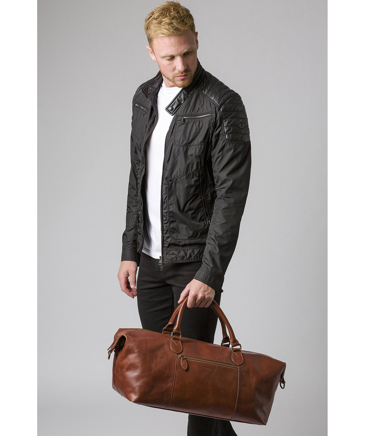 'Storey' Conker Brown Leather Holdall