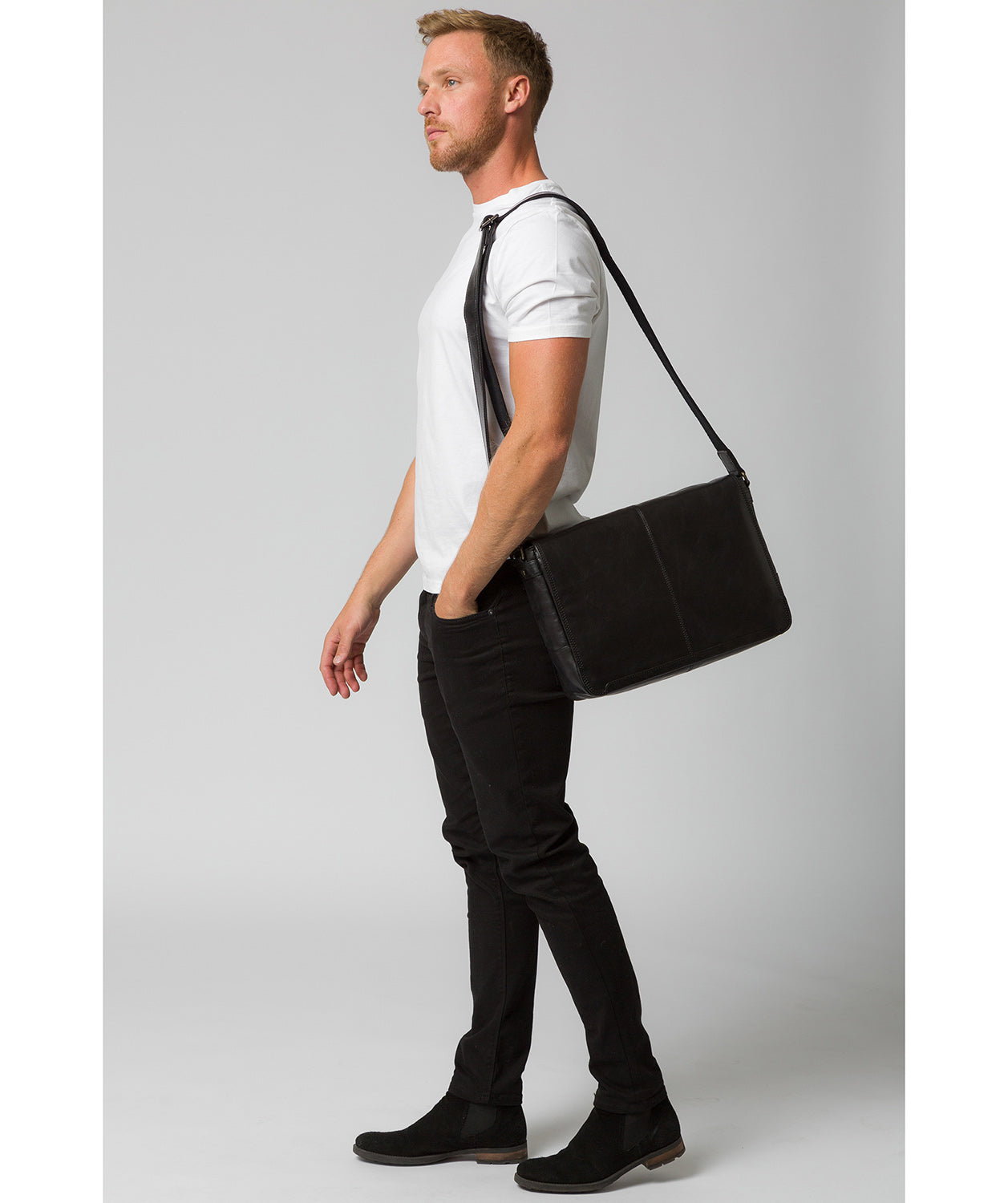 'Leao' Black Leather Messenger Bag image 2