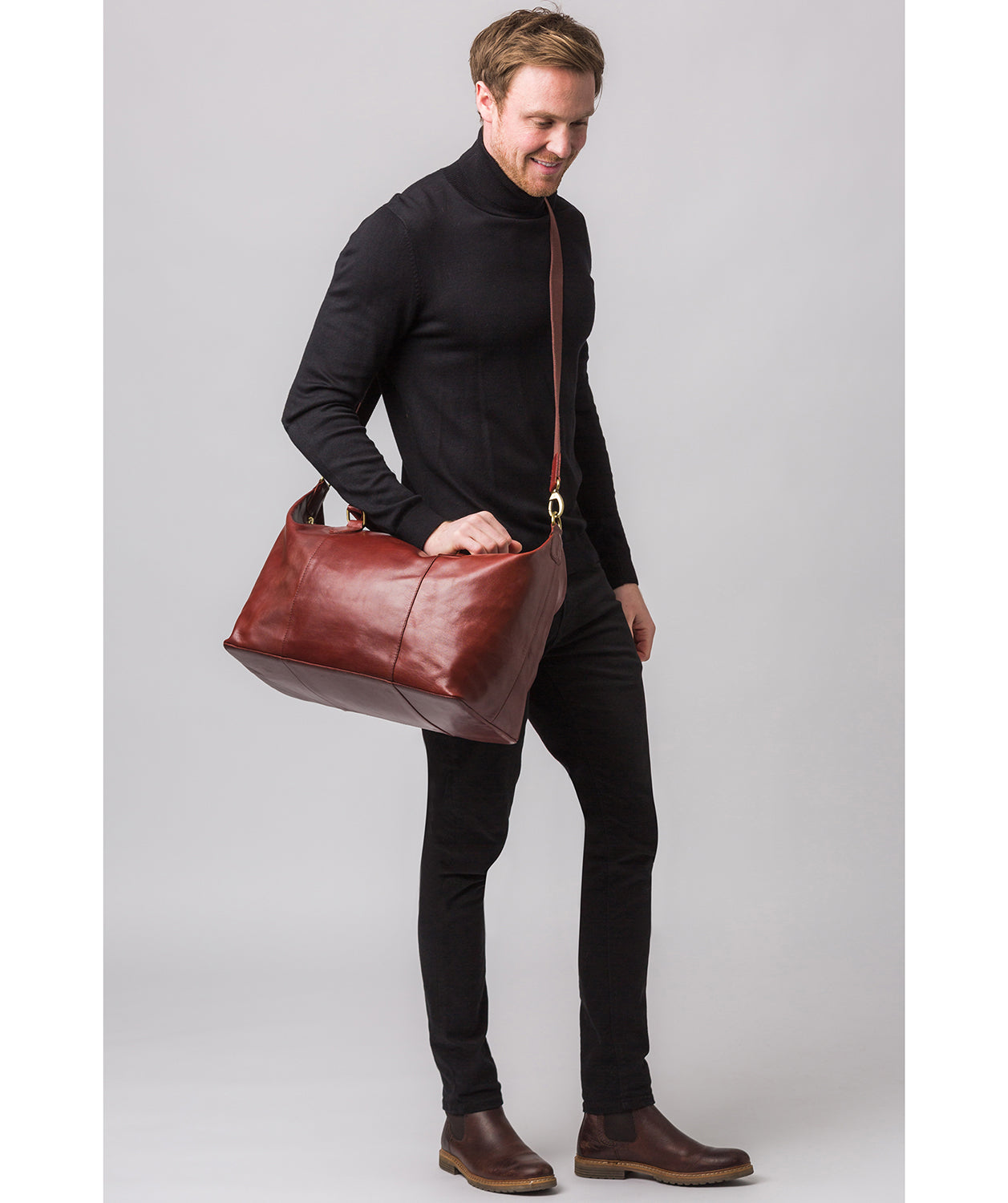 'Navigator' Dark Chestnut Leather Holdall