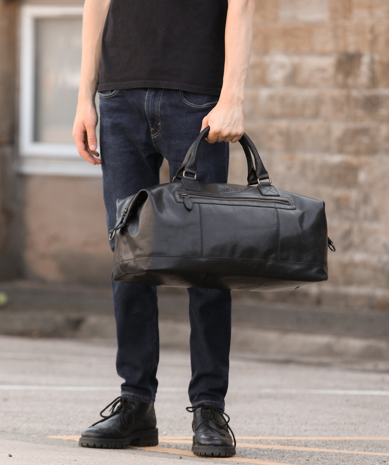 'Shuttle' Jet Black Leather Holdall