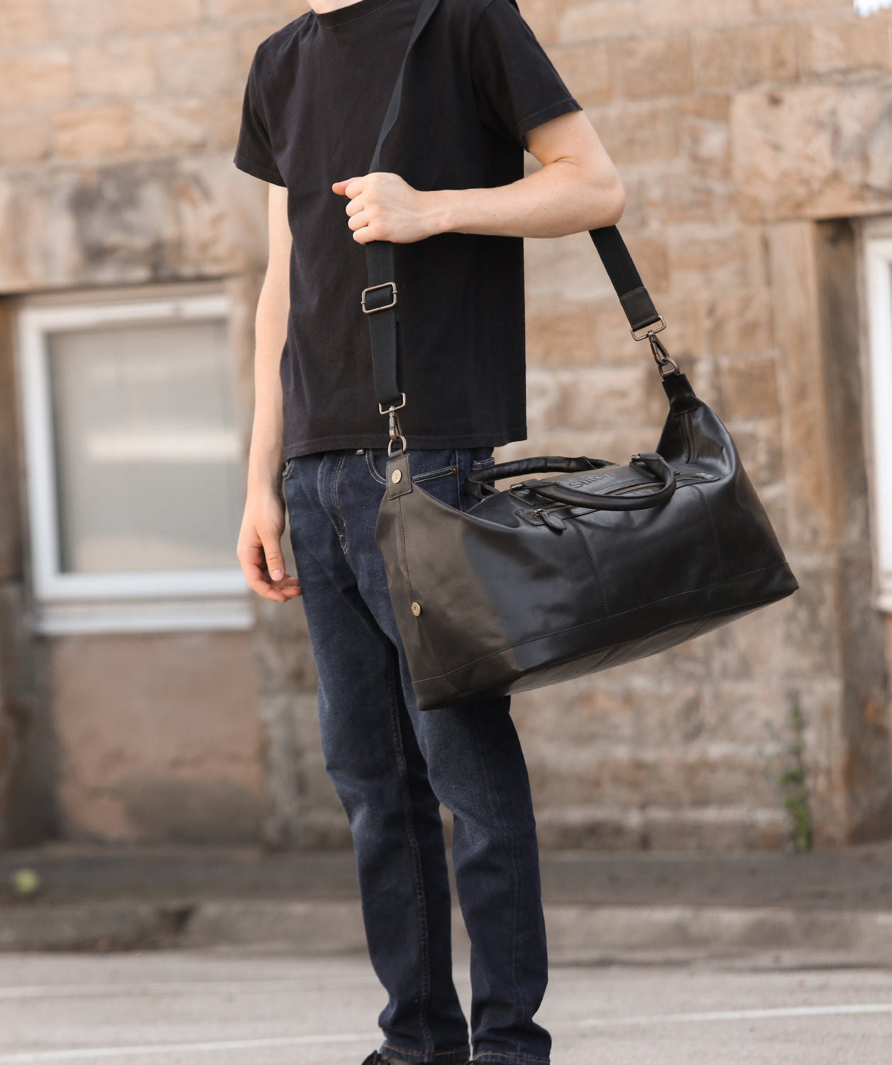 'Shuttle' Jet Black Leather Holdall