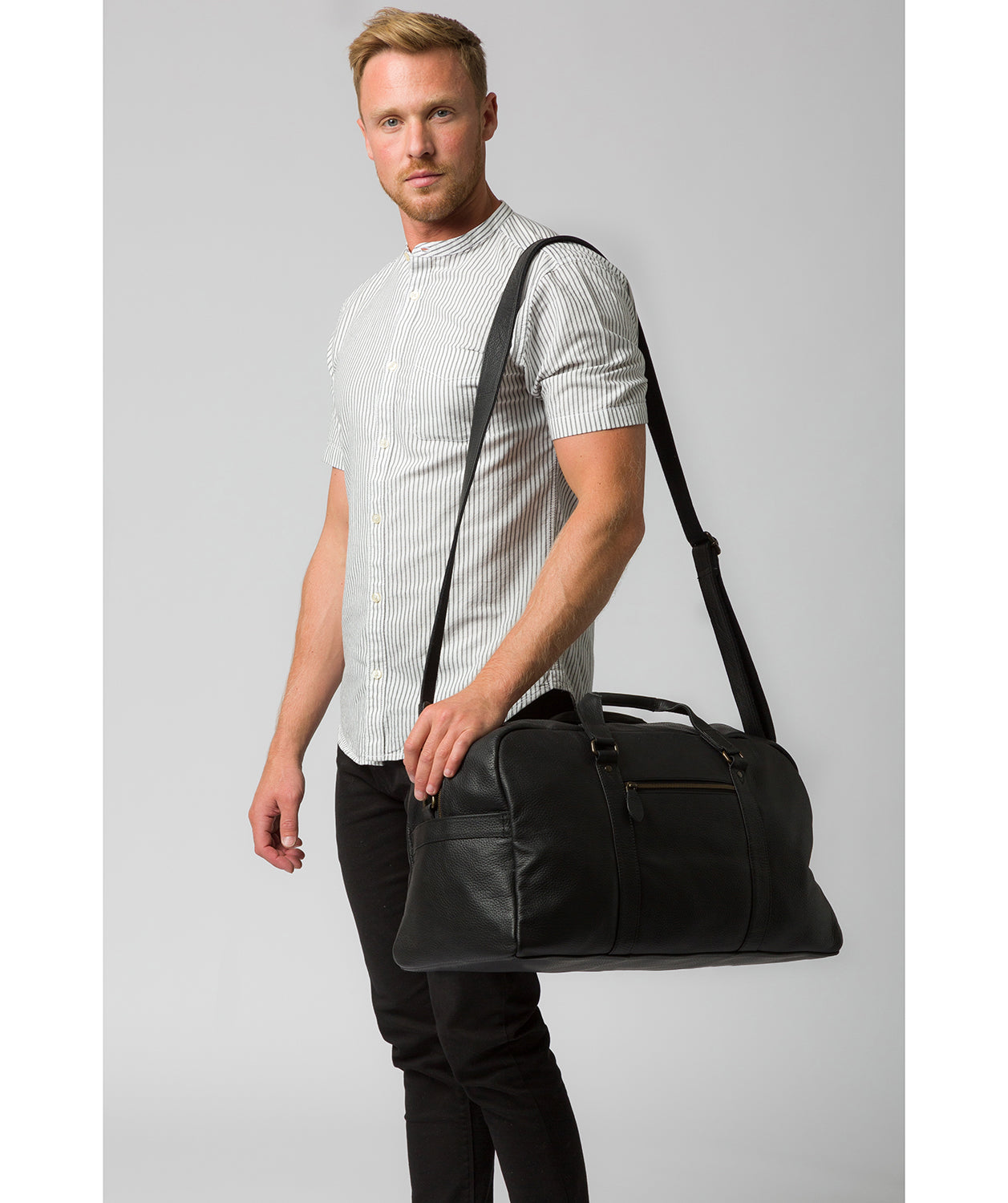 'Global' Black Leather Holdall