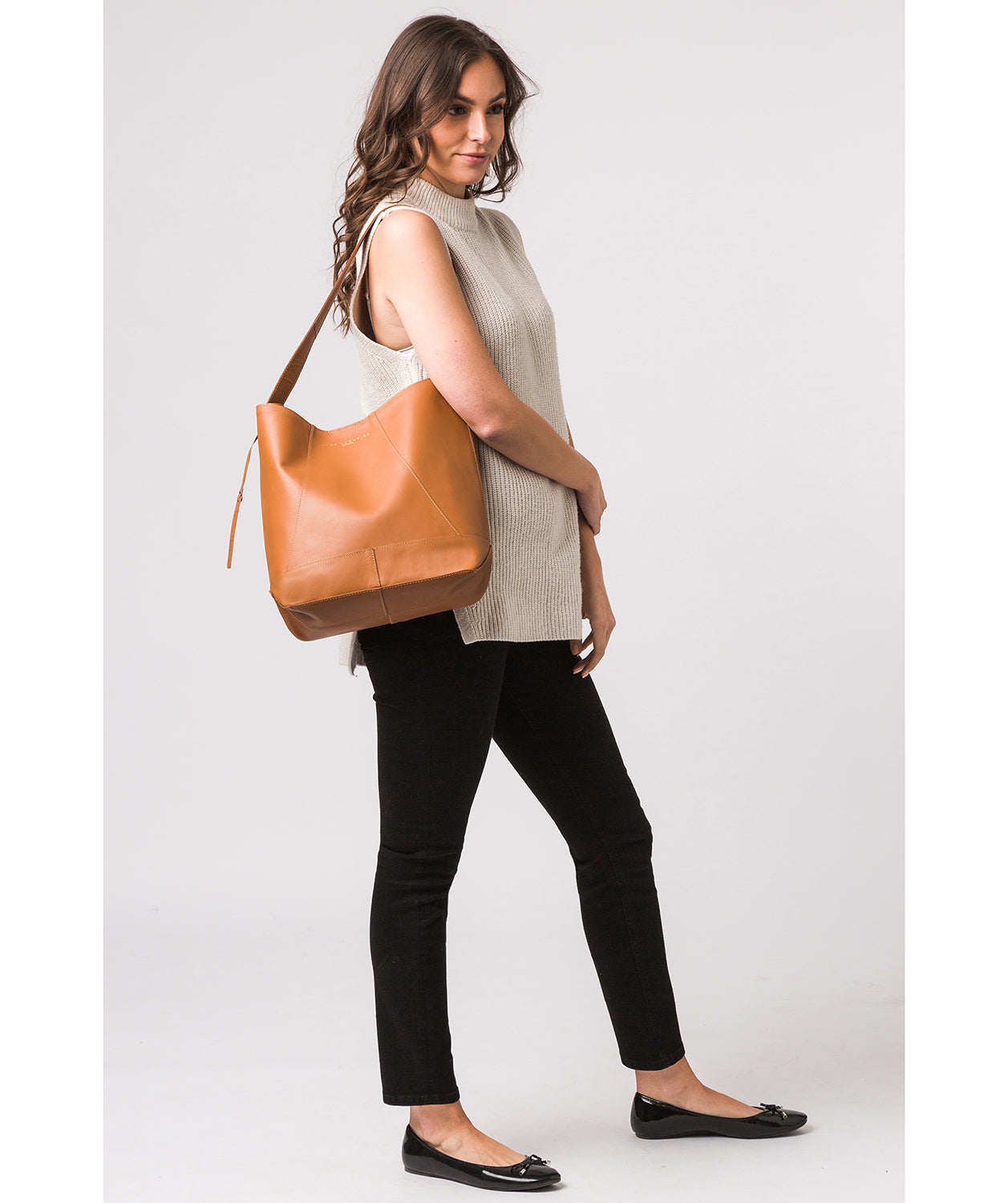 Tunbridge Saddle Tan Vegetable Tanned Unlined Leather Shoulder Bag