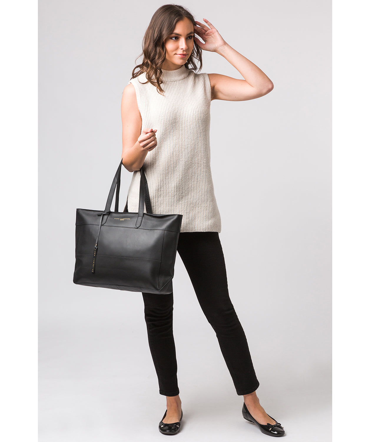 'Milton' Jet Black Vegetable-Tanned Leather Extra-Large Tote Bag