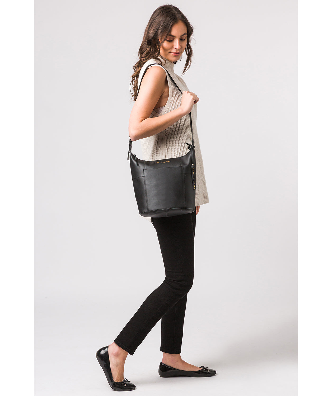 'Chichester' Jet Black Vegetable-Tanned Leather Shoulder Bag