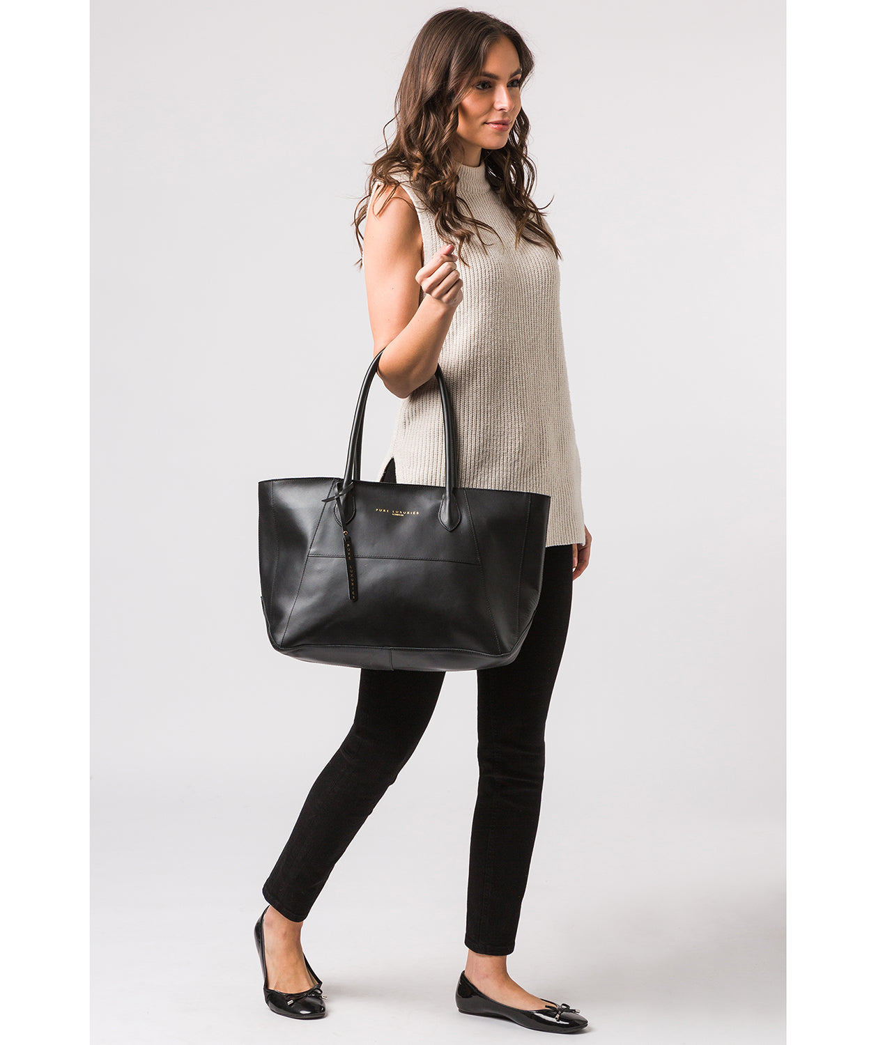 'Storrington' Jet Black Vegetable-Tanned Leather Tote Bag