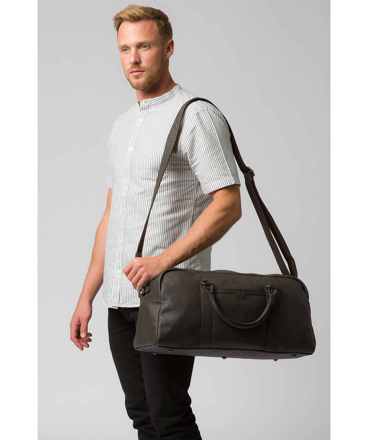 'Shackleton' Brown Leather Holdall image 2