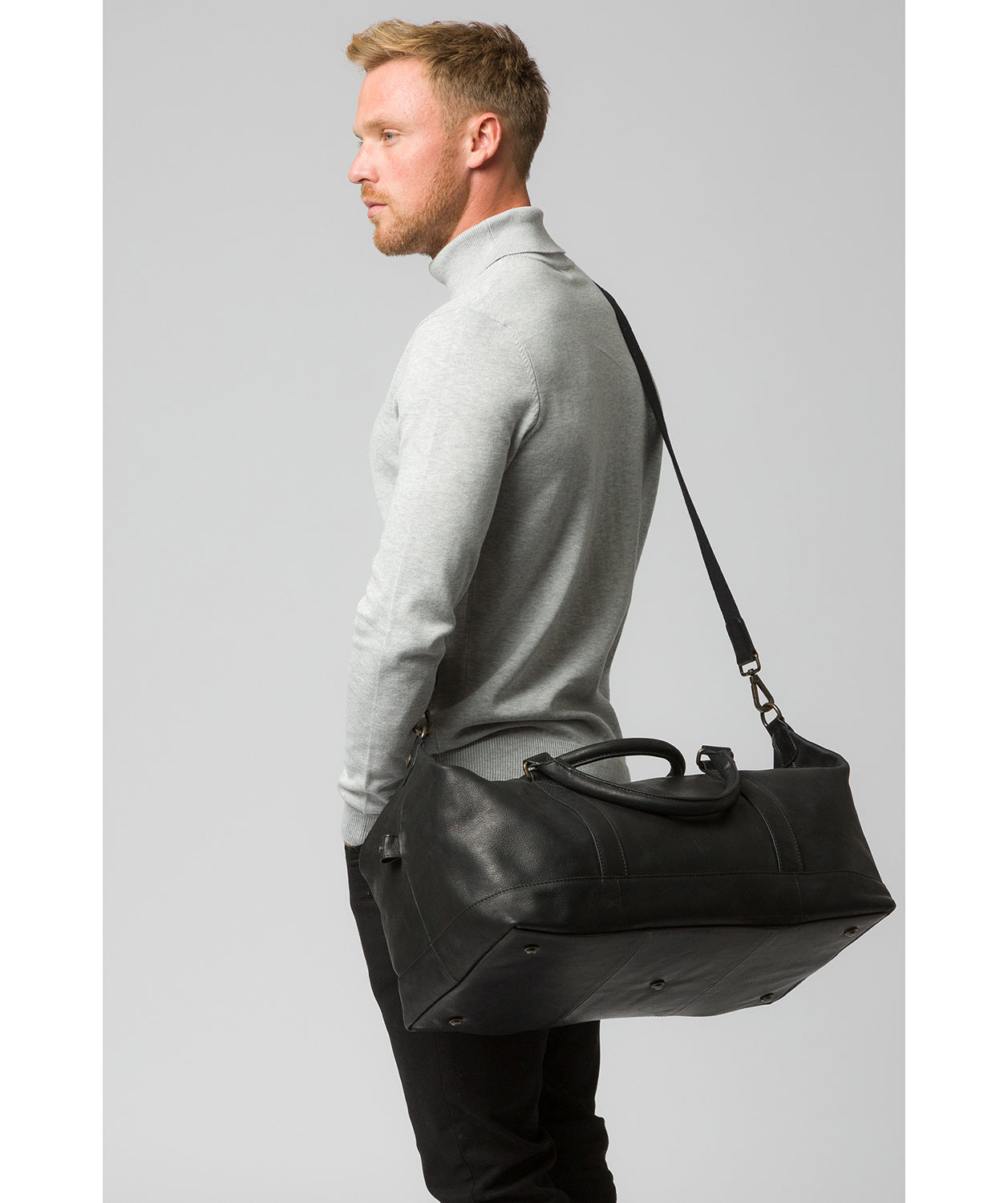 'Port' Black Leather Holdall image 2